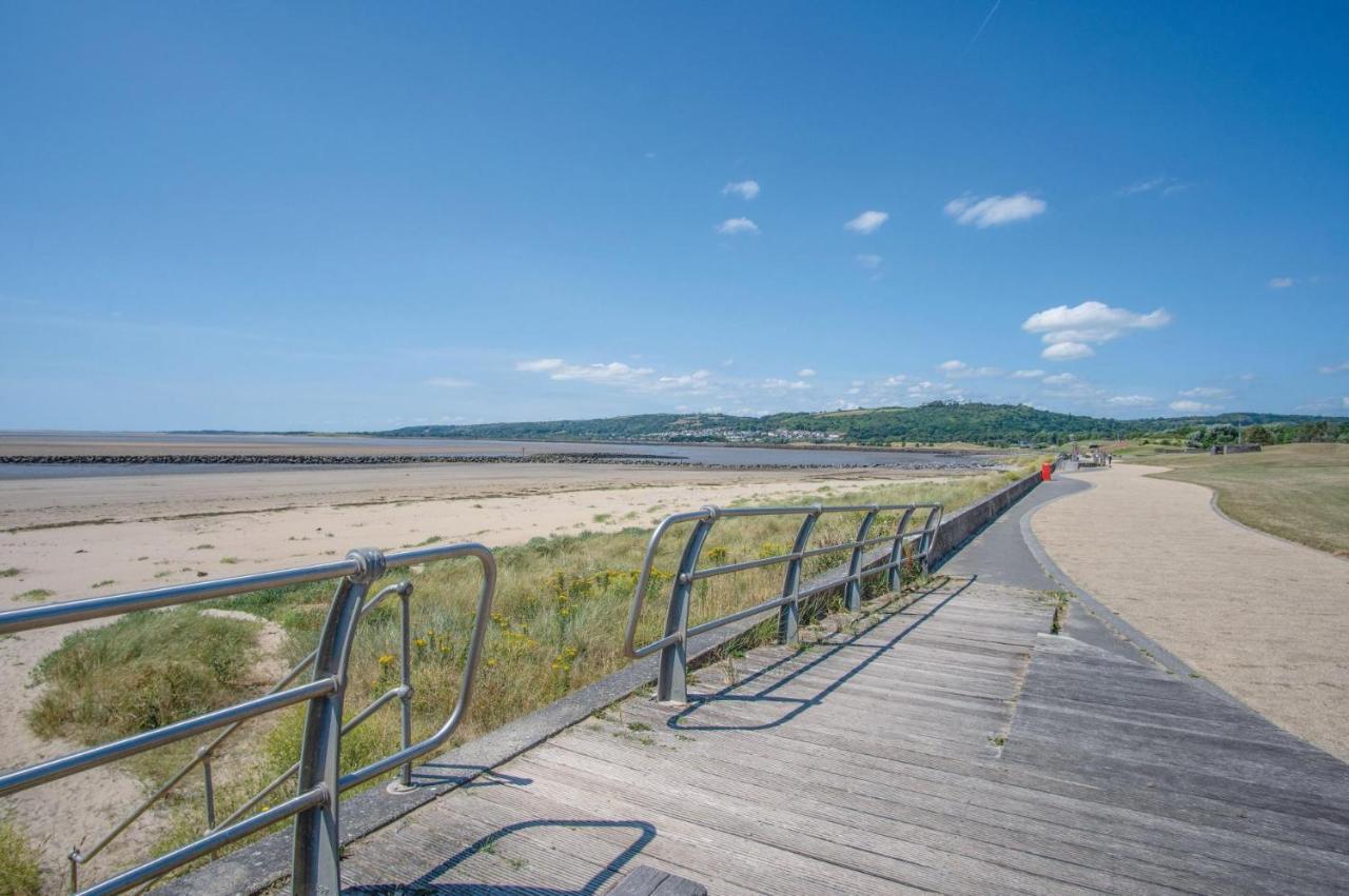 Beach View - 2 Bedroom Apartment - Llanelli Eksteriør billede